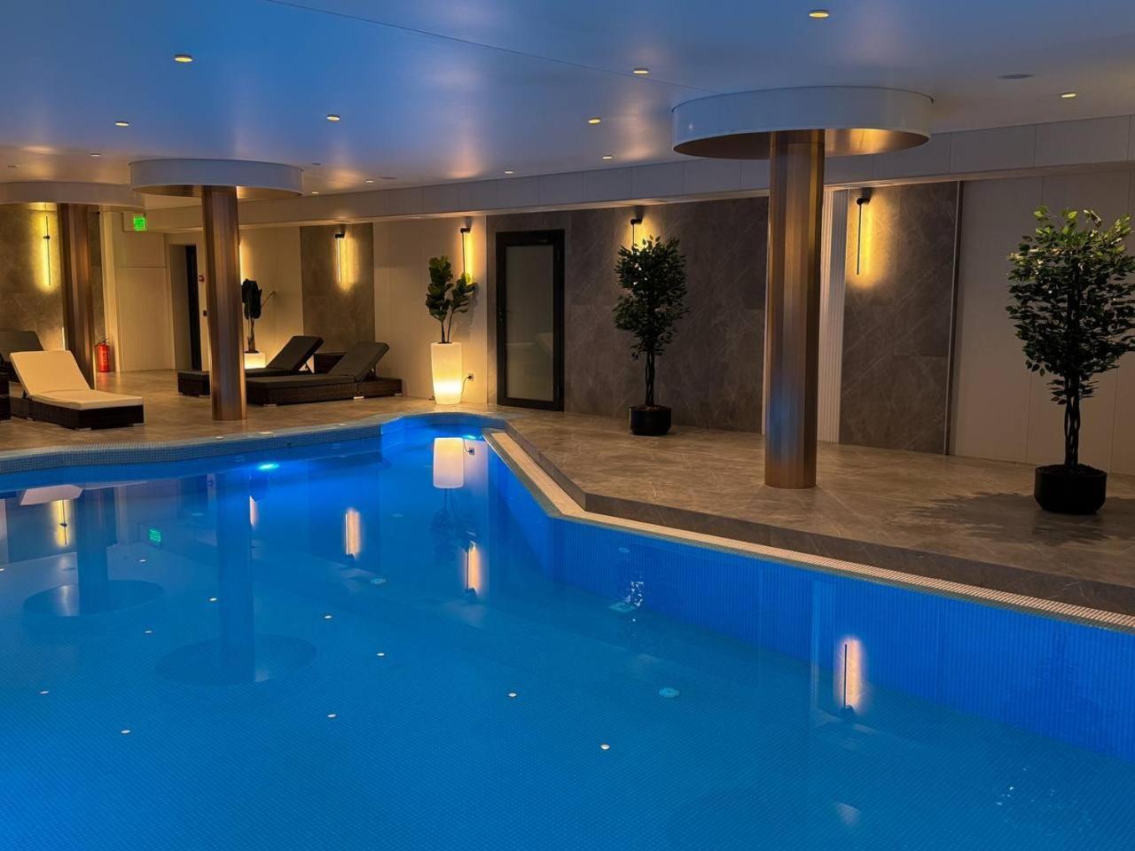 Park Hotel Bristol Oujhorod Extérieur photo