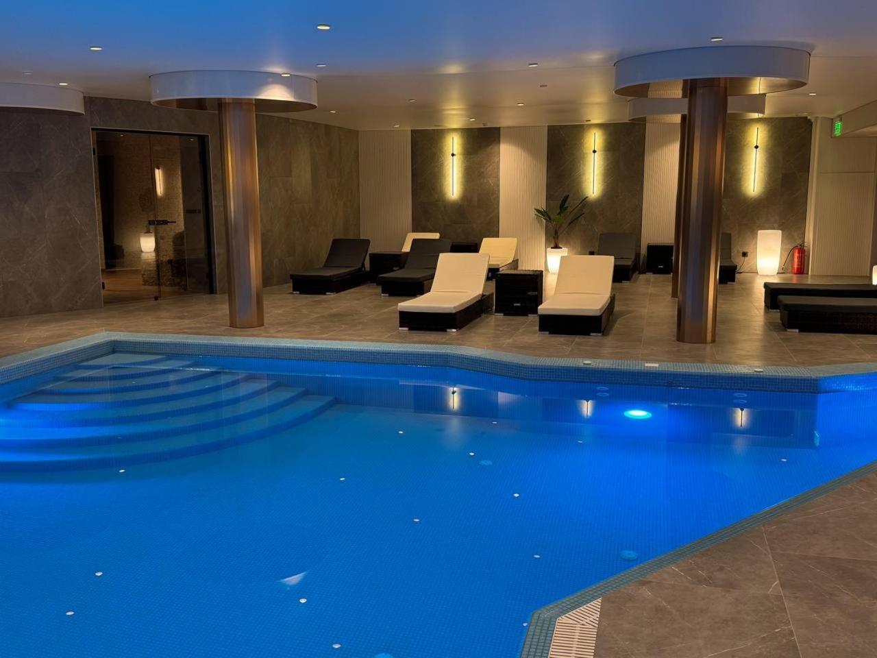Park Hotel Bristol Oujhorod Extérieur photo